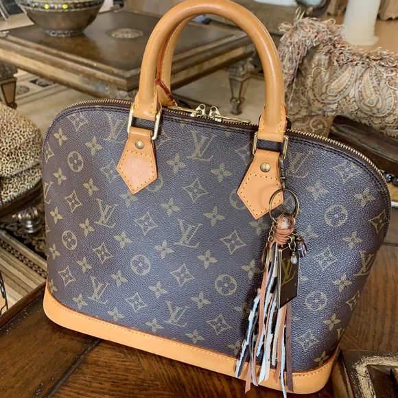 Louis Vuitton Handbags - Gorgeous Louis Vuitton Alma PM